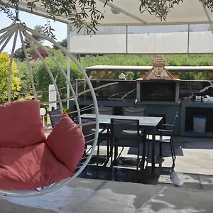 Garlis Apartment